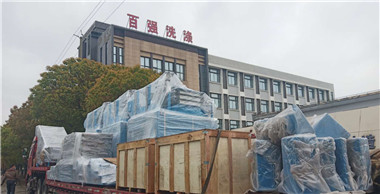 今日百強洗滌設備的125貫通式烘干機發(fā)貨四川成都